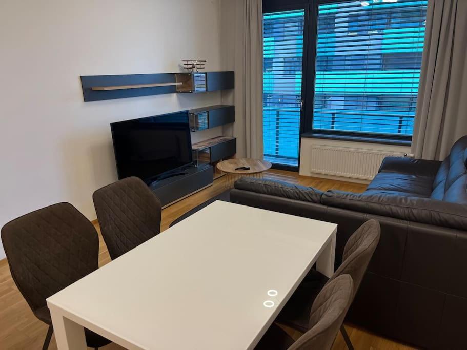 Apartman Holesovice,Balkon,Garaz Praga Exterior foto